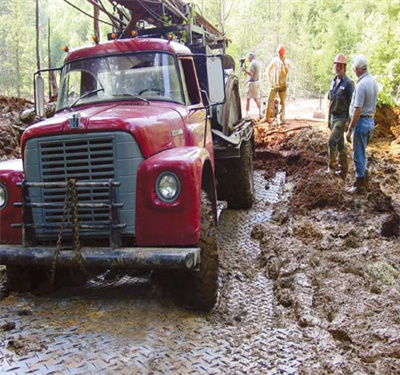 temporary roadway mat